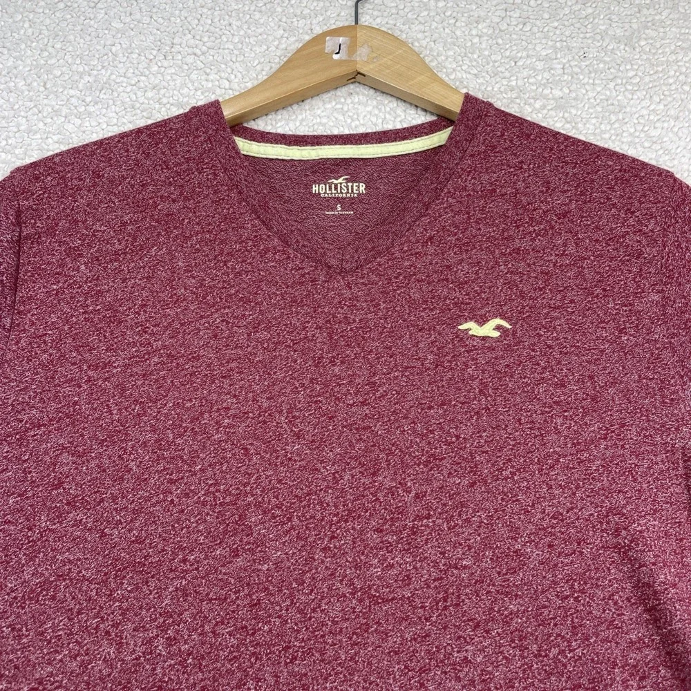 Hollister‎ T-Shirt Mens S Red Burgundy V-Neck Short Sleeve Logo Heathered Tee